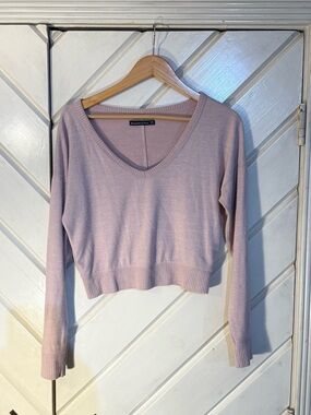 Abrecrombie and Fitch Pale Pink V-Neck Cropped Knit Sweater